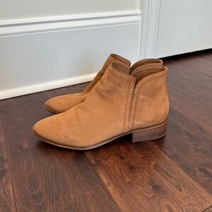 Aldo Tan Leather Booties Ankle Boots Tan Camel Cognac Gorgeous shoes! Size 9